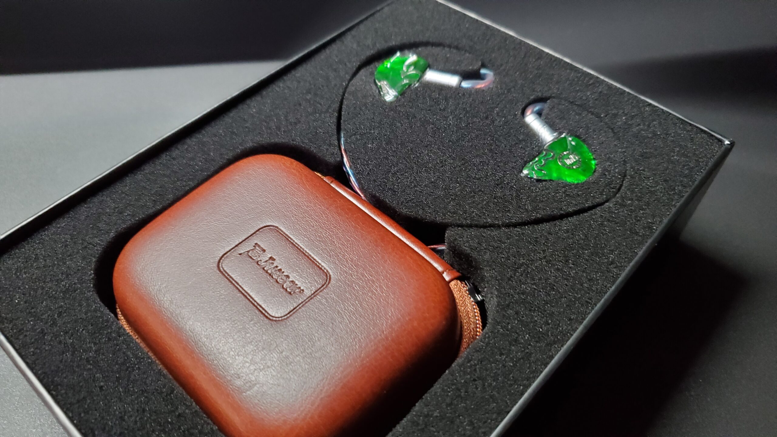 く*️様 JUZEAR 鳴神 DEFIANT 製品レビュー】「音の王」JUZEAR × Z Reviews Defiant 鳴神 IEM