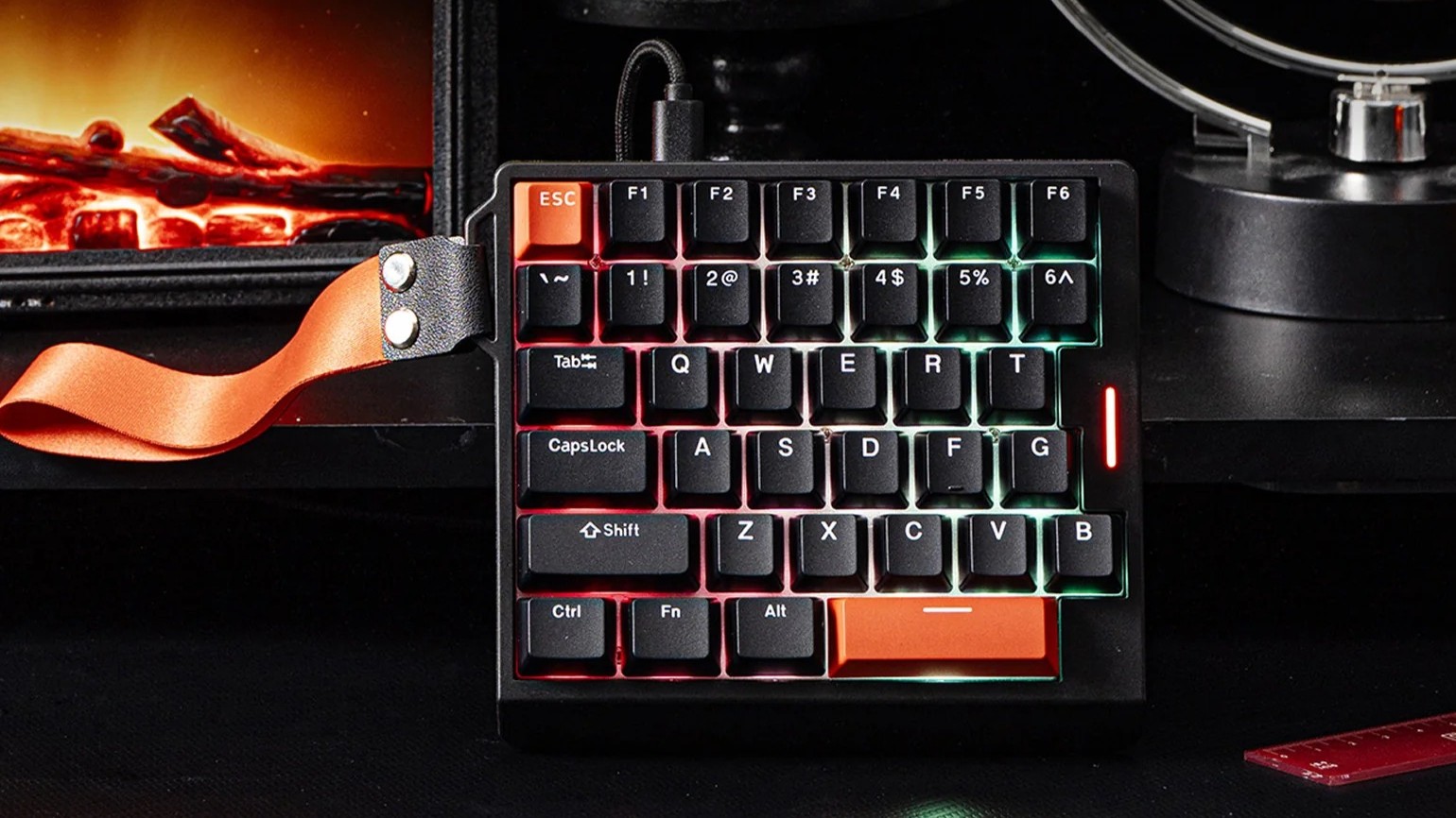 【製品レビュー】EPOMAKER HE30 30%ゲーミングキーボード ―左手に36キー、右手に自由を